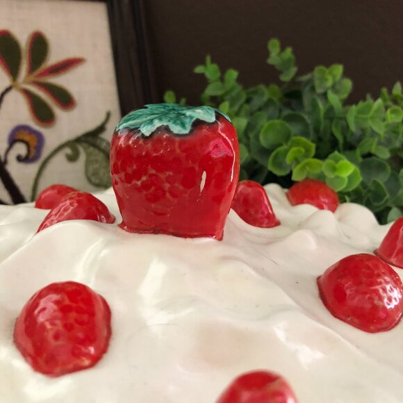 Vintage Strawberry Shortcake Hand-painted Ceramic Pedestal Footed Cake Plate Dom - Picture 4 of 5